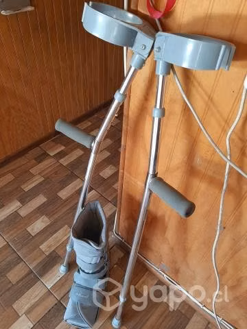 Muletas + bota izquerda