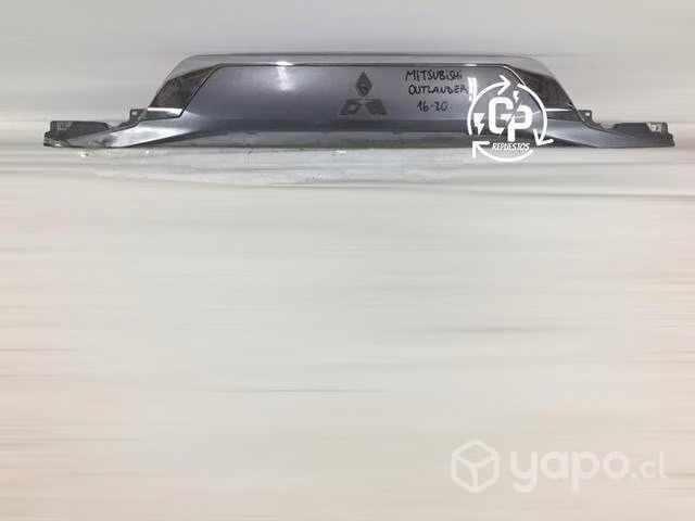 Moldura Portalón Mitsubishi Outlander 2016