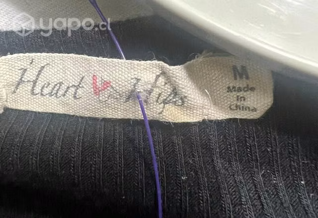 Polera corta Entallada Marca Heart Hips Talla S/M