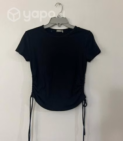 Polera corta Entallada Marca Heart Hips Talla S/M