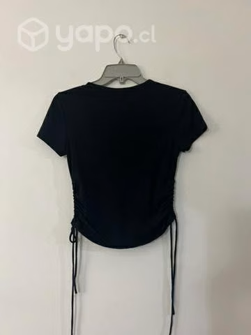 Polera corta Entallada Marca Heart Hips Talla S/M