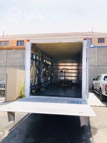 Camión Hino 817 2021 impecable 5.000 kg