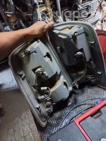 Foco Trasero izquierdo Dodge RAM ORIGINAL - Imagen 4