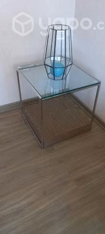 Mesa lateral living superf. vidrio/laterales metal