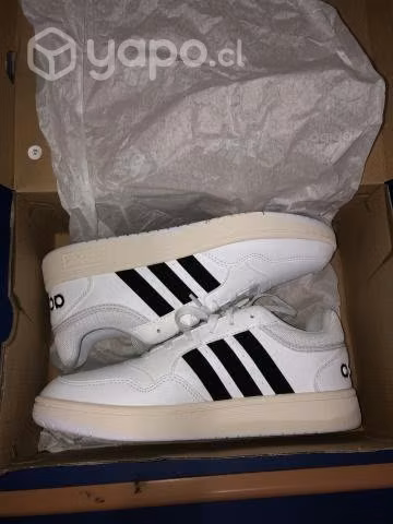 ADIDAS NUEVAS talla 41