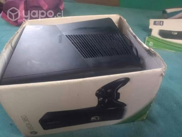 Xbox 360 Slim 250 GB + Kinect