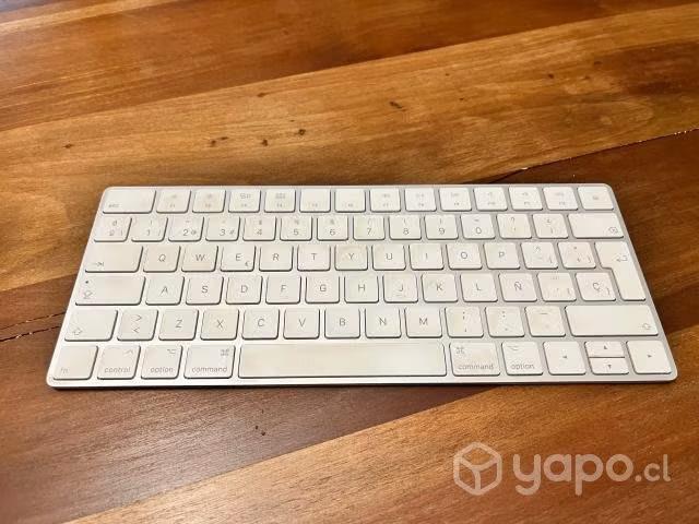 Teclado Apple “MAGIC KEYBOARD”