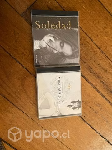 CDs de Laura Pausini y Soledad