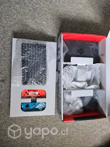 Nintendo Switch Neon 2 meses de uso