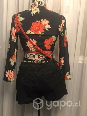 Hermoso crop marca topshop talla 34 y short T. 40