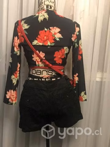 Hermoso crop marca topshop talla 34 y short T. 40