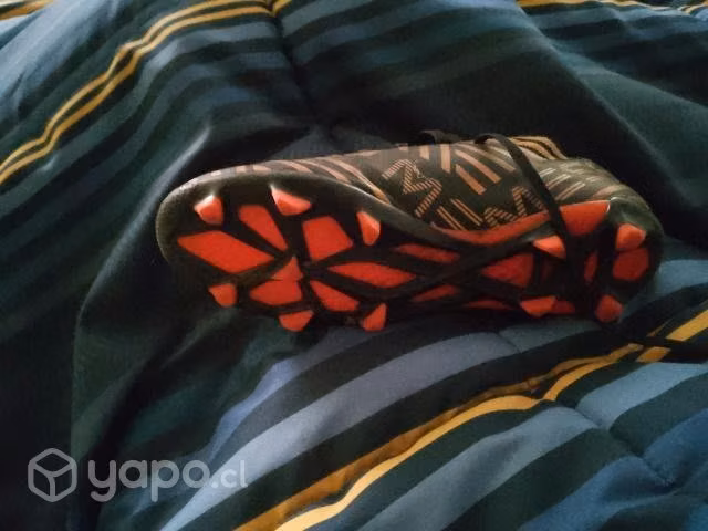 Zapatos de fútbol impecables n°37