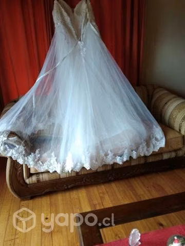 Vestidos de novia estilo princesa bordado HL