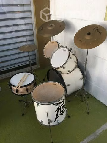 Batería Acústica Tama