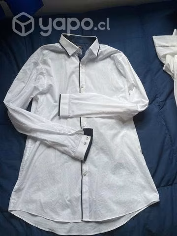 Terno gala y camisa joven adolecente