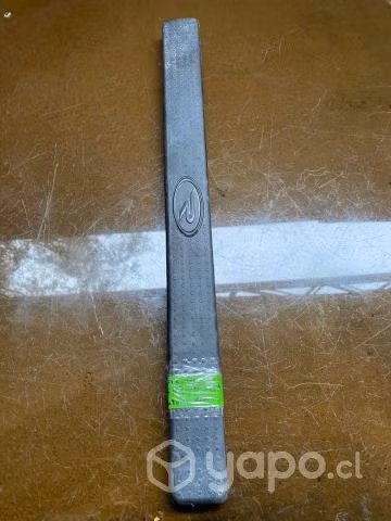 Cubre zocalo delantero izquierdo Rexton 2.0