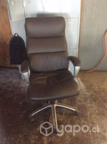 Sillón ejecutivo respaldado alto