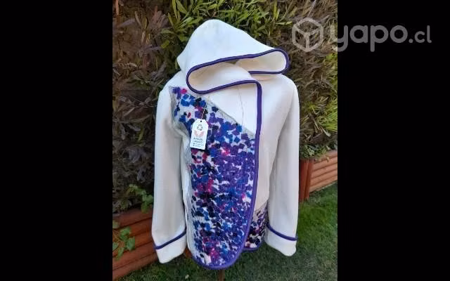 Abrigo diseño exclusivo