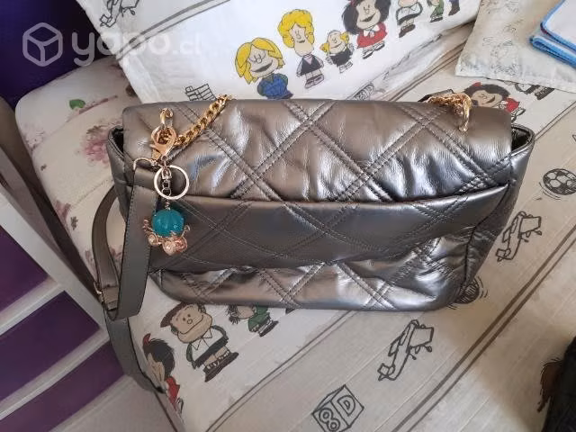 Cartera hermosa color plateado - Imagen 2