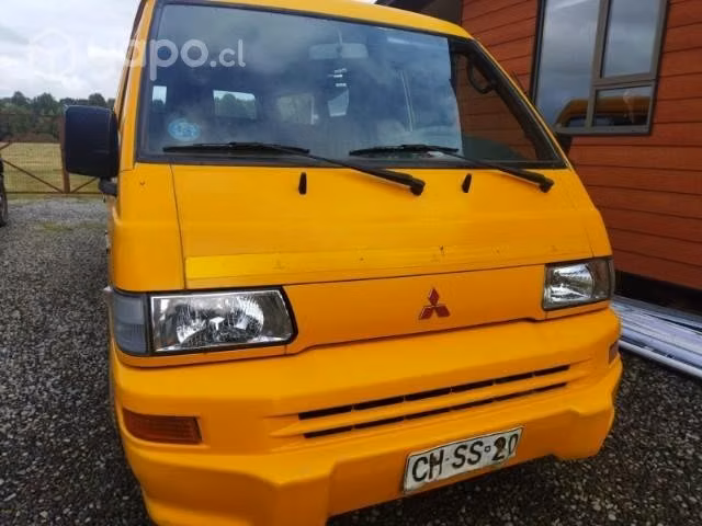 Mitsubishi L300 escolar