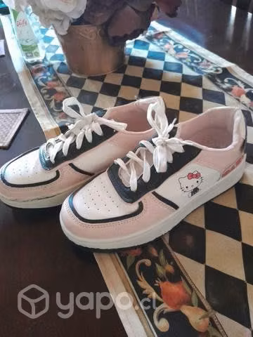 Zapatilla Hello Kitty
