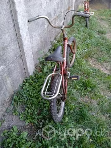 Bicicleta clásica niño funcionando