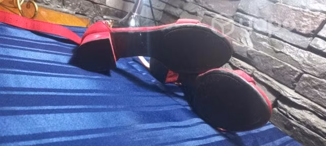 Chalas rojas