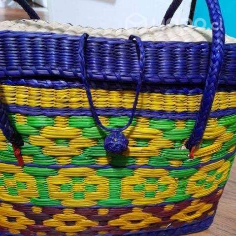 Canasto o cesta de picnic hecho de mimbre - Imagen 2