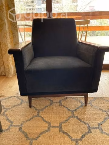 Juego sofá más sillón tapizados en terciopelo neg