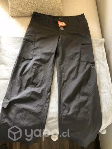 Pantalón Nike tipo cargo - Imagen 2