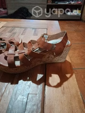 Poleron deportivo , chalas ,