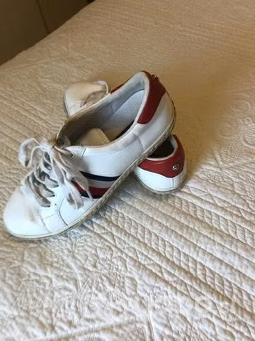 Zapatilla tomy