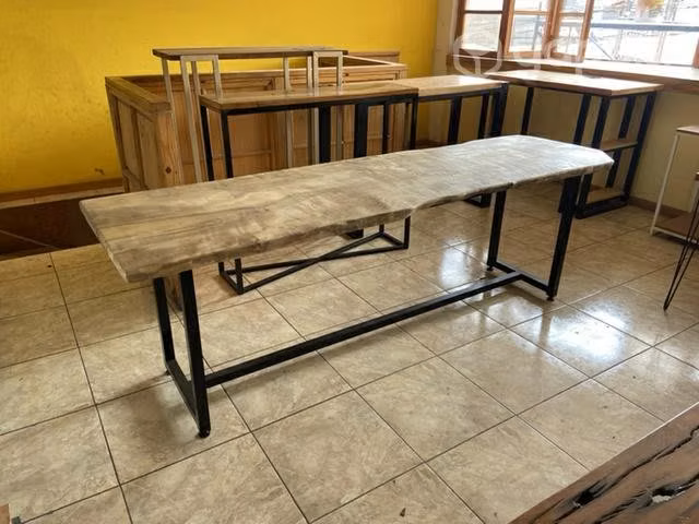Mesa Laurel una sola pieza y Metal