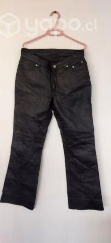 Jeans negro 100% cuero