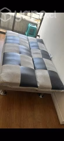 Sofá cama, y cama de plaza y media