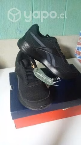 Zapatillas reebok negras nuevas - Imagen 2