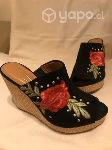 Sandalia Vizzano Flor negra