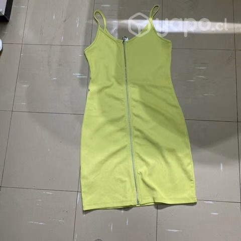 Vestido verde juvenil