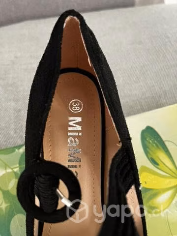 Zapato de vestir negro, sin uso