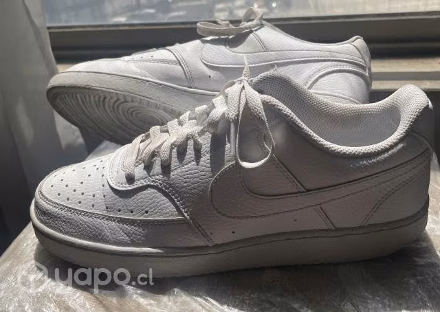 Zapatillas Nike, Perfume Paco Rabanne y Masajeador