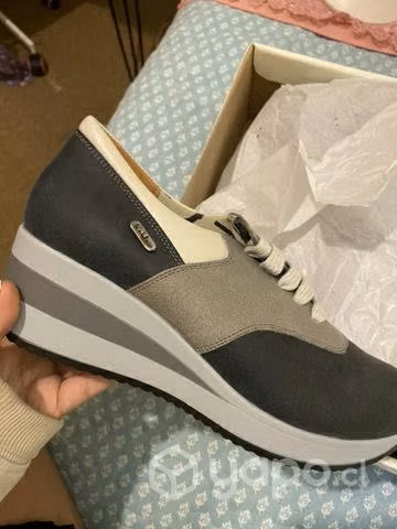Zapatillas 100% nuevas y 100%cuero
