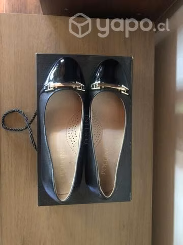 Zapatos con taco pollino