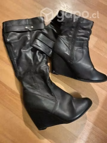 Botas prácticamente nuevas