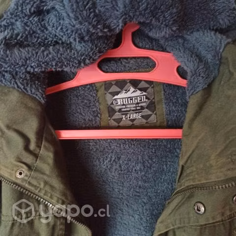 Chaqueta marca Rugged, tela waterproof, talla L-XL