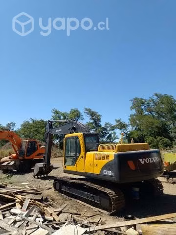 Excavadora Volvo 210 año 2016