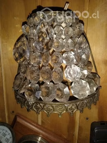 Antigua lámpara de bronce de pared con lagrimas