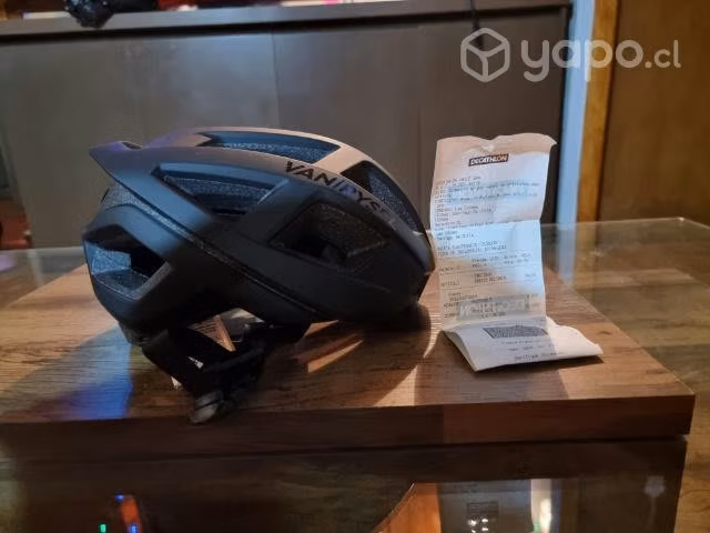 Casco negro Decathlon, sin uso - Imagen 2