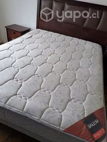 Cama 2 plazas con respaldo y veladores