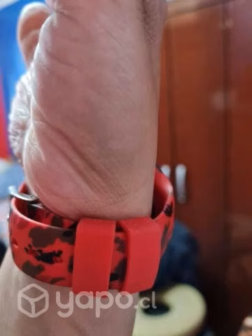 Reloj rojo juvenil