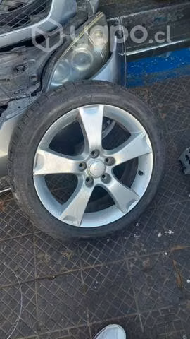 Juego de llantas Mazda 3 5 por 100 con neumático
